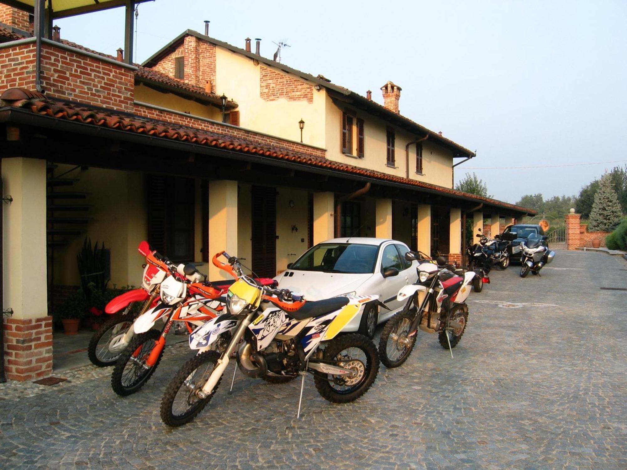 B&B Cascina Bellavista Tigliole Εξωτερικό φωτογραφία